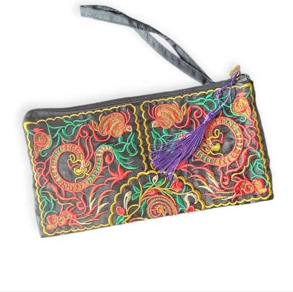 Embroidered Bag - Picture 4 of 4